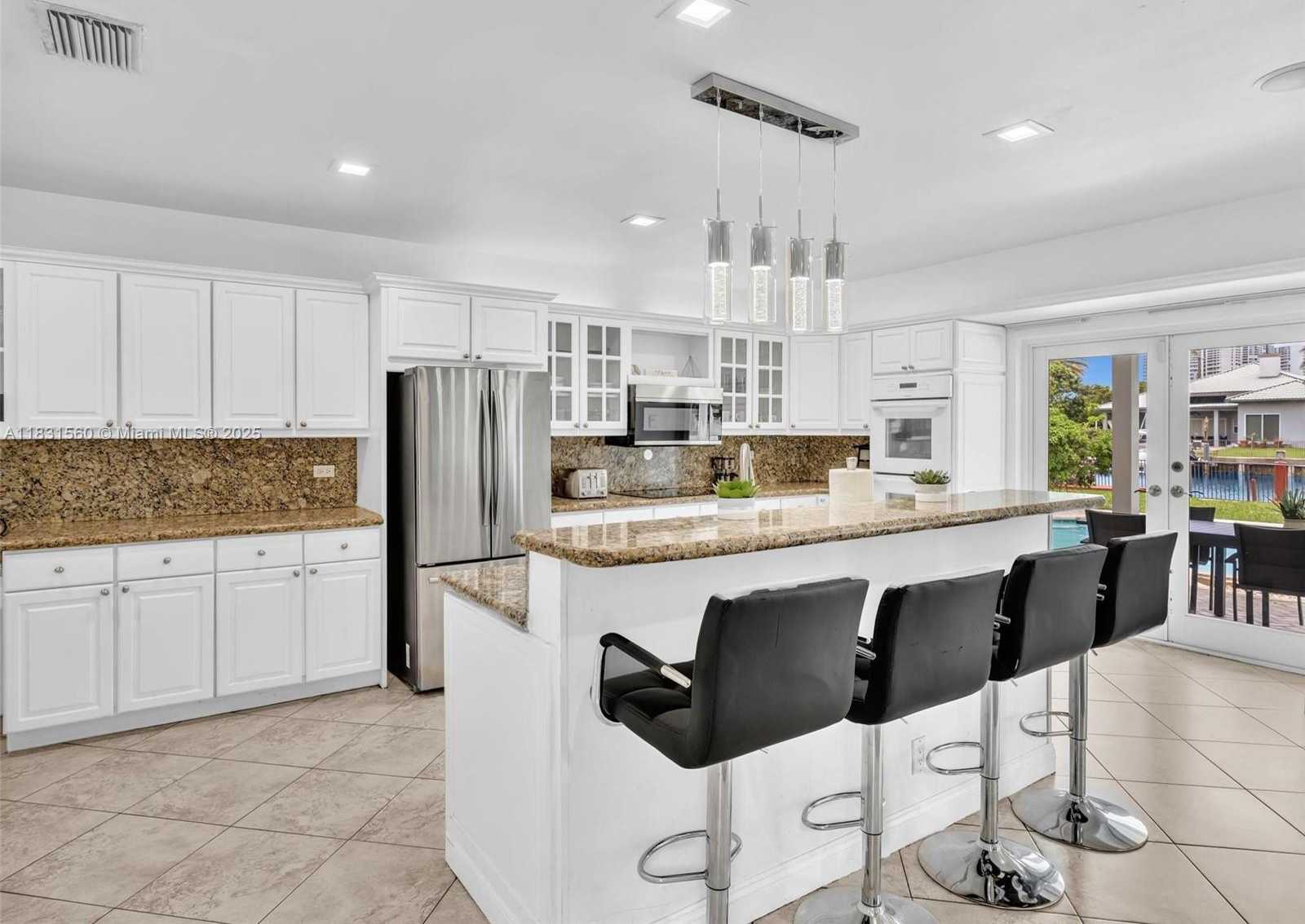 Small Image of 413 TAMARIND DR, Hallandale Beach Number 41