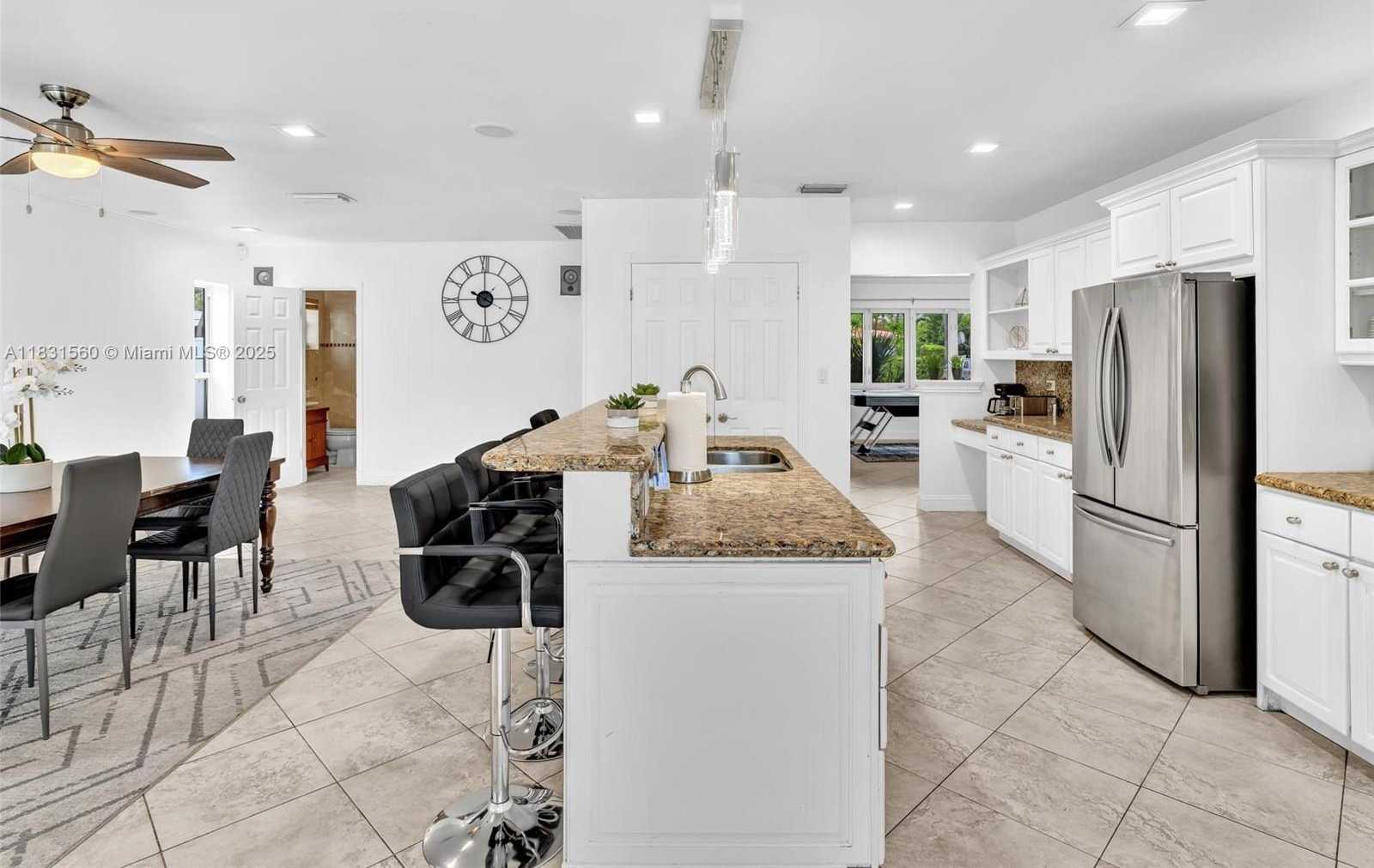 Small Image of 413 TAMARIND DR, Hallandale Beach Number 42