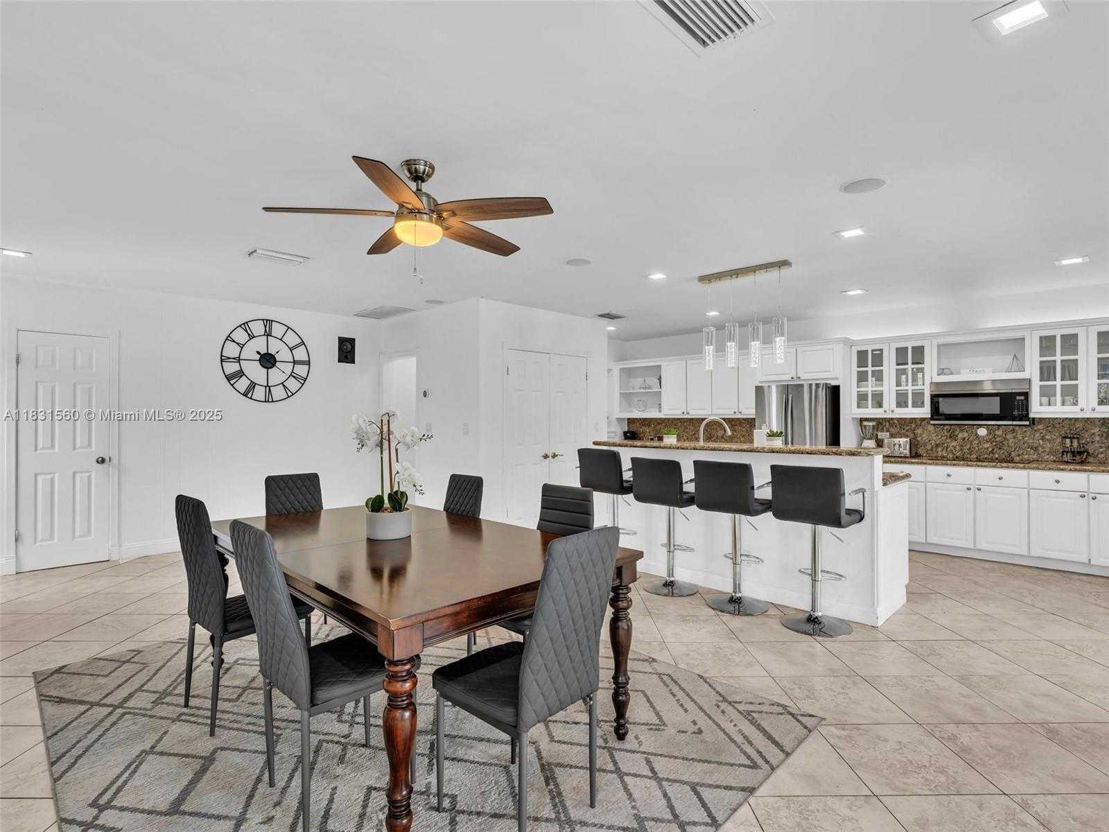 Small Image of 413 TAMARIND DR, Hallandale Beach Number 44