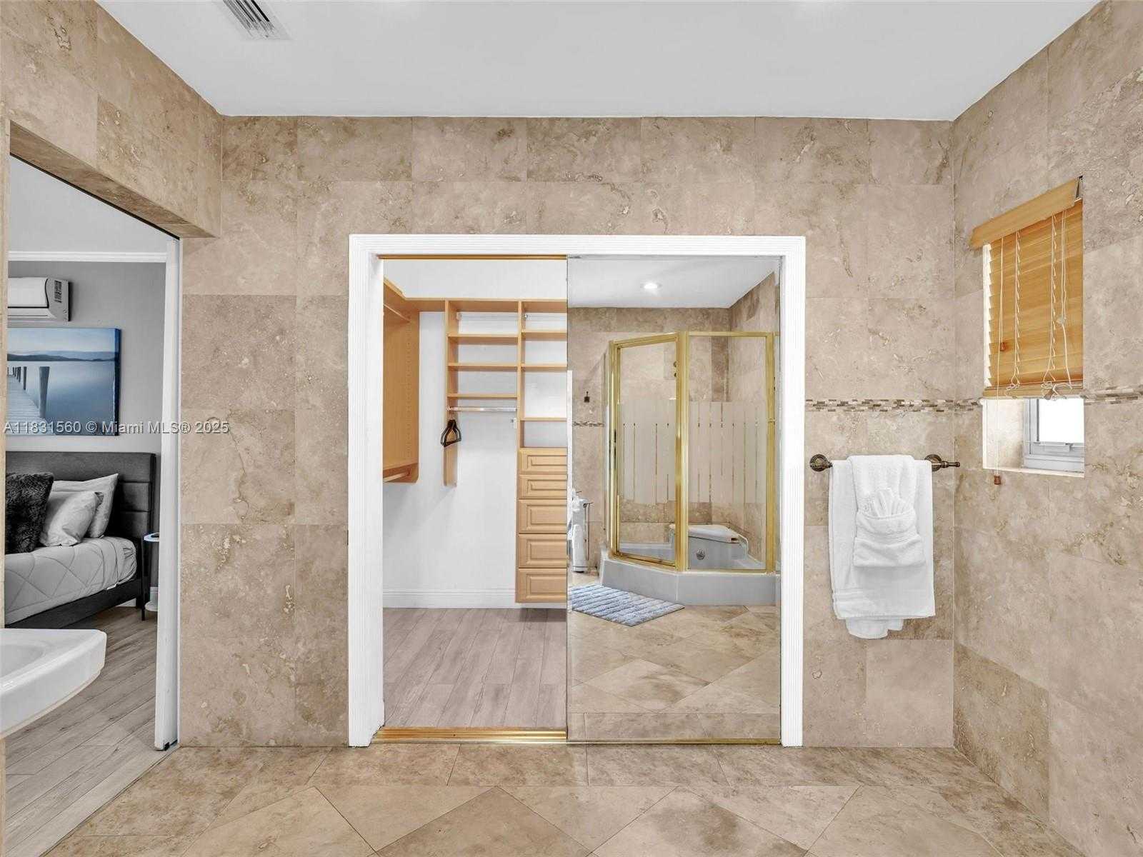 Small Image of 413 TAMARIND DR, Hallandale Beach Number 75