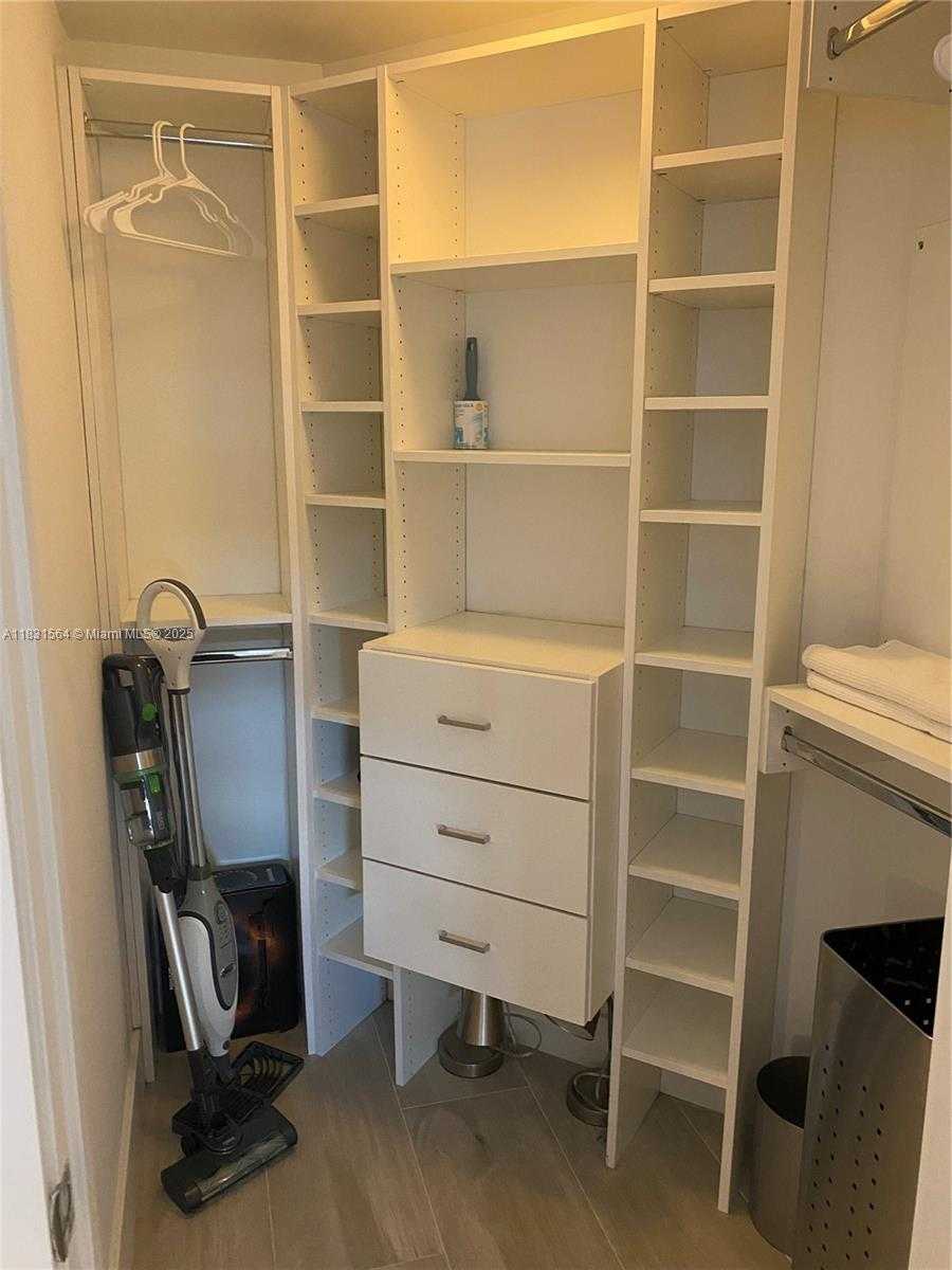 Small Image of 650 NORTH EAST 32ND ST #2305, Miami Number 11