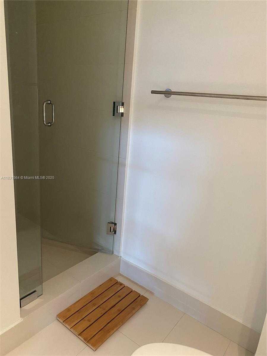 Small Image of 650 NORTH EAST 32ND ST #2305, Miami Number 12