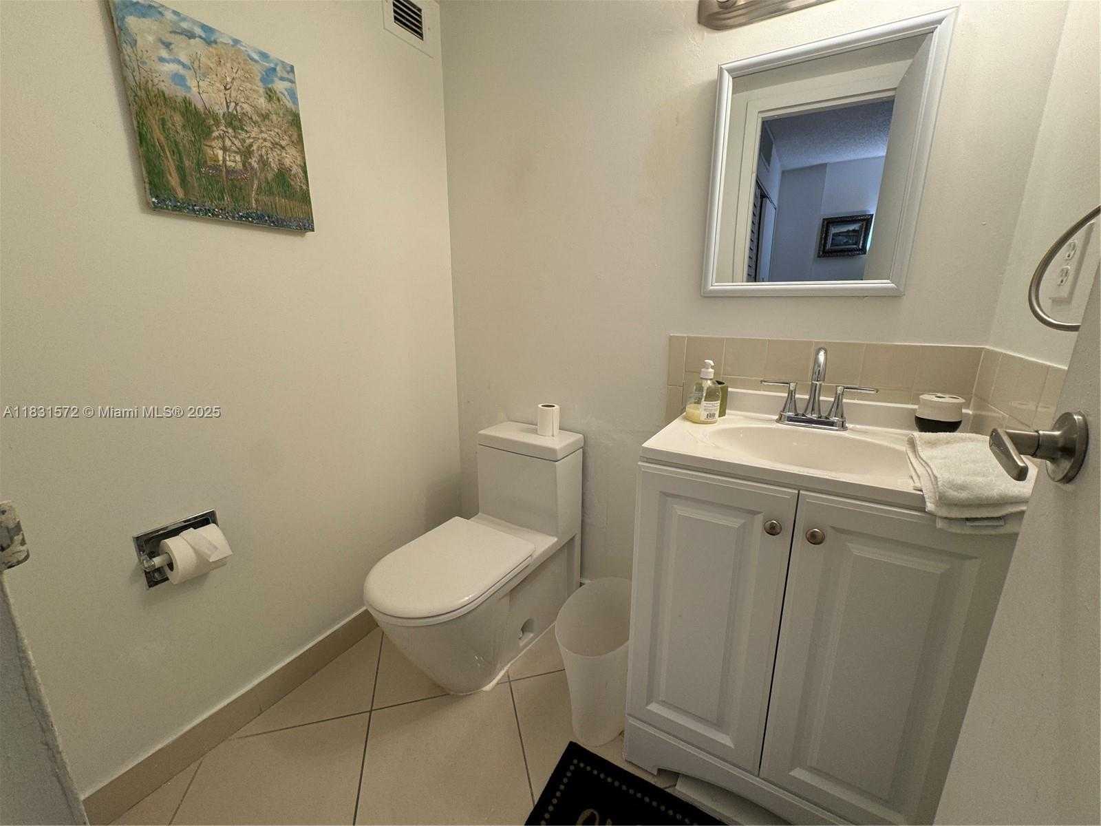 Small Image of 16909 NORTH BAY RD #714, Sunny Isles Beach Number 14