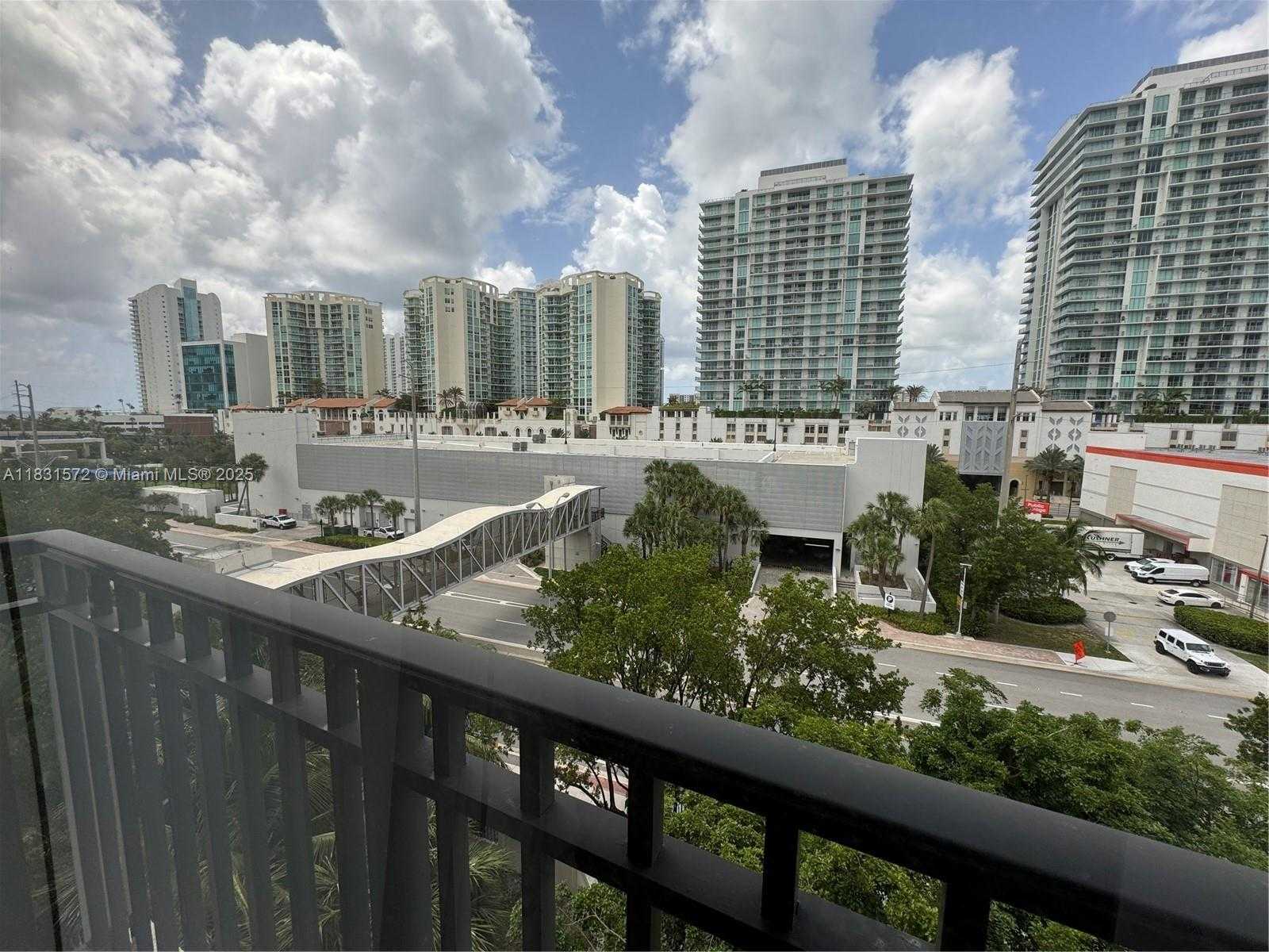 Small Image of 16909 NORTH BAY RD #714, Sunny Isles Beach Number 15