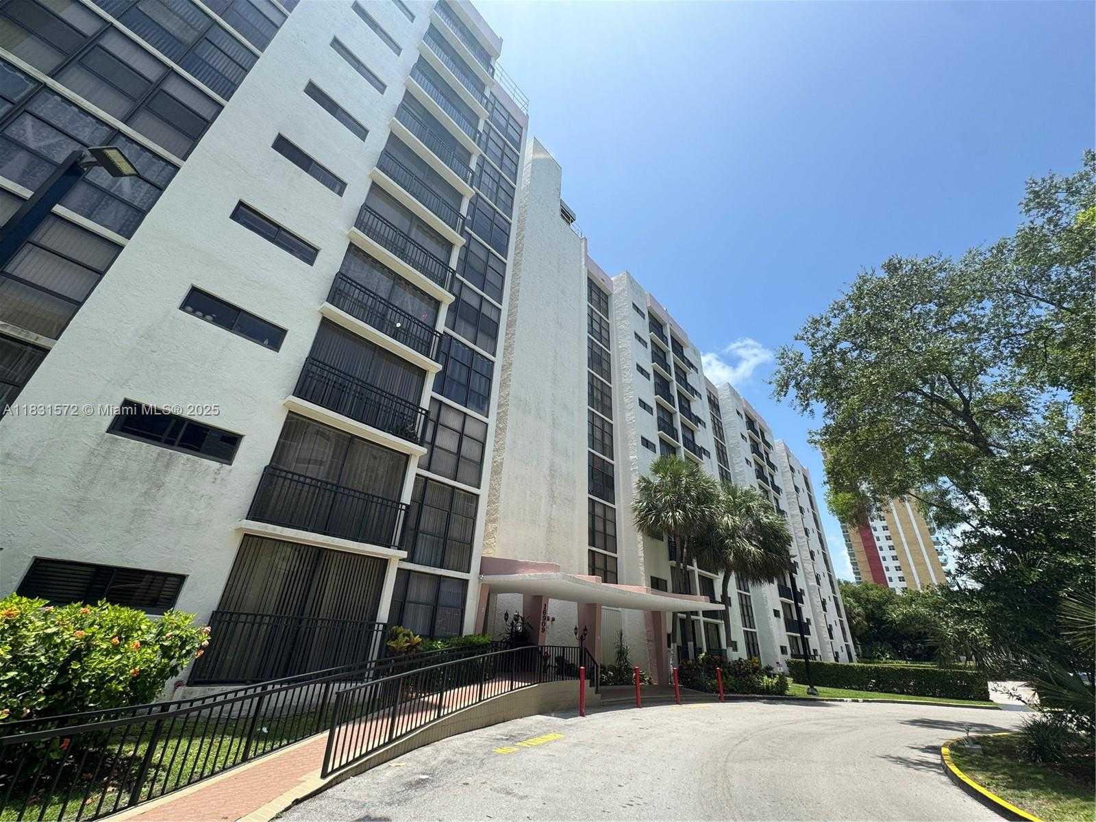 Small Image of 16909 NORTH BAY RD #714, Sunny Isles Beach Number 18