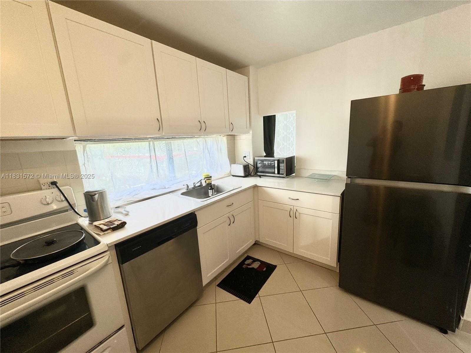 Small Image of 16909 NORTH BAY RD #714, Sunny Isles Beach Number 6