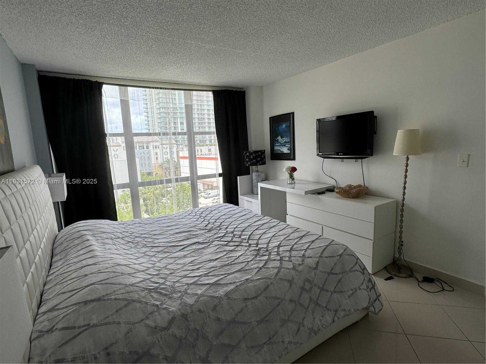 Small Image of 16909 NORTH BAY RD #714, Sunny Isles Beach Number 8