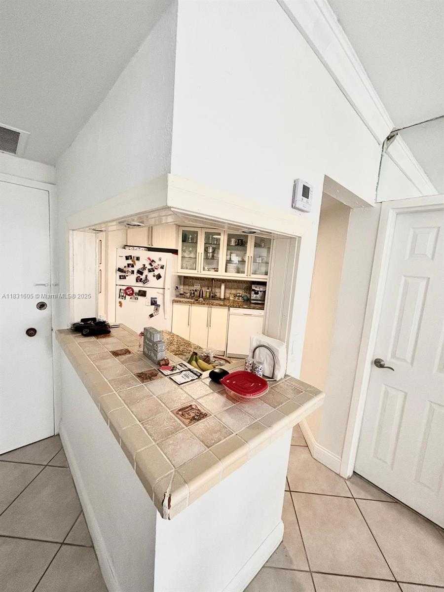 Small Image of 999 BRICKELL BAY DR #1002, Miami Number 11