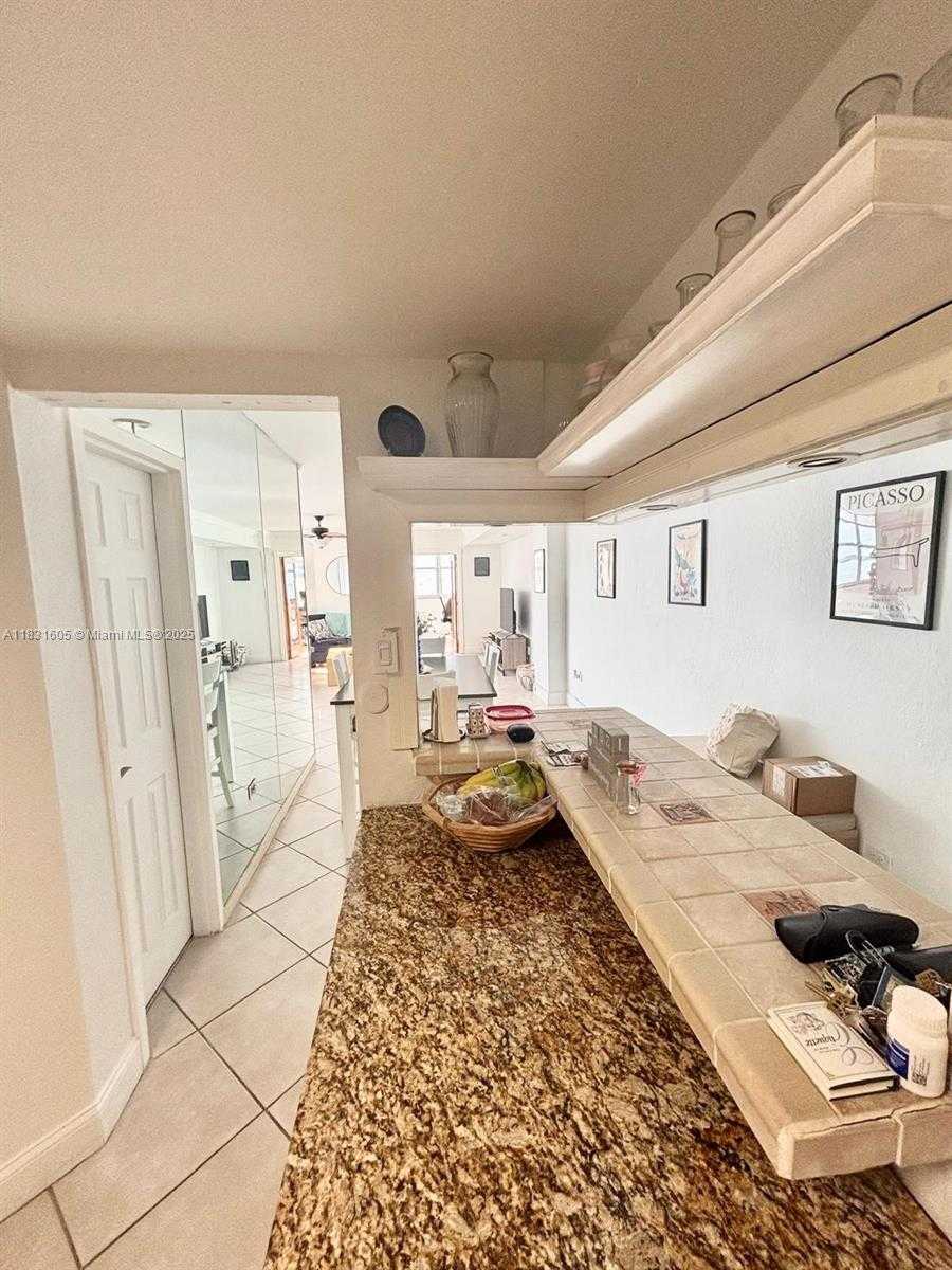 Small Image of 999 BRICKELL BAY DR #1002, Miami Number 15