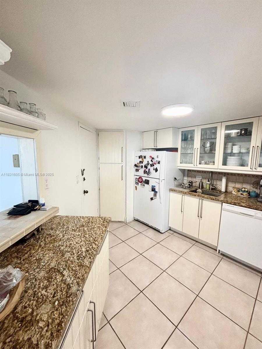 Small Image of 999 BRICKELL BAY DR #1002, Miami Number 19