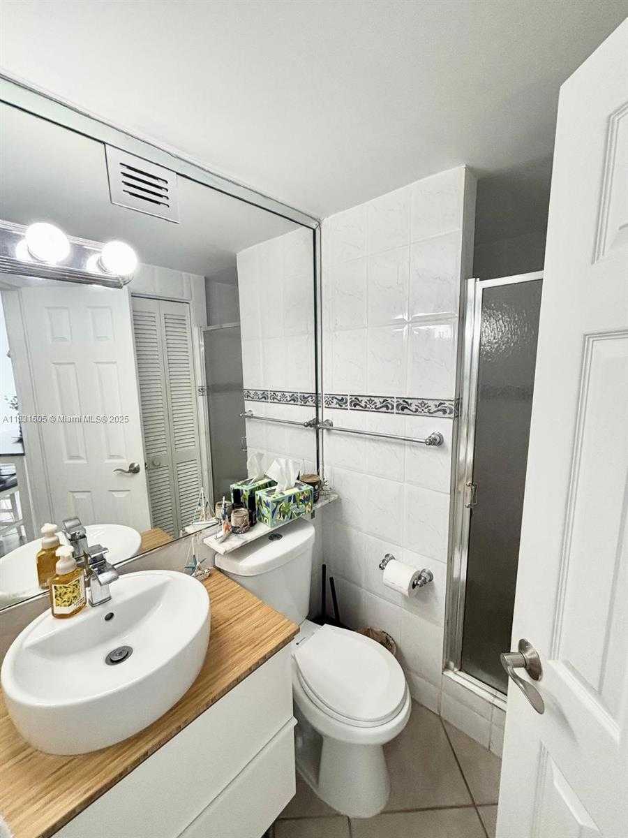 Small Image of 999 BRICKELL BAY DR #1002, Miami Number 22