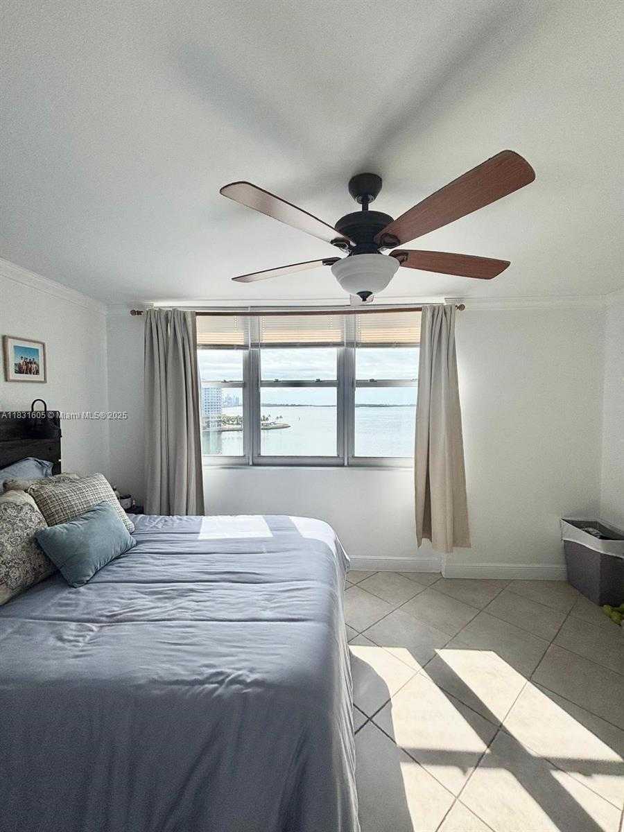 Small Image of 999 BRICKELL BAY DR #1002, Miami Number 3