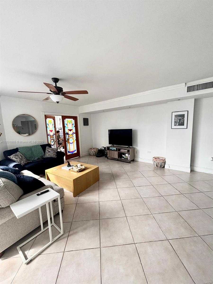 Small Image of 999 BRICKELL BAY DR #1002, Miami Number 37