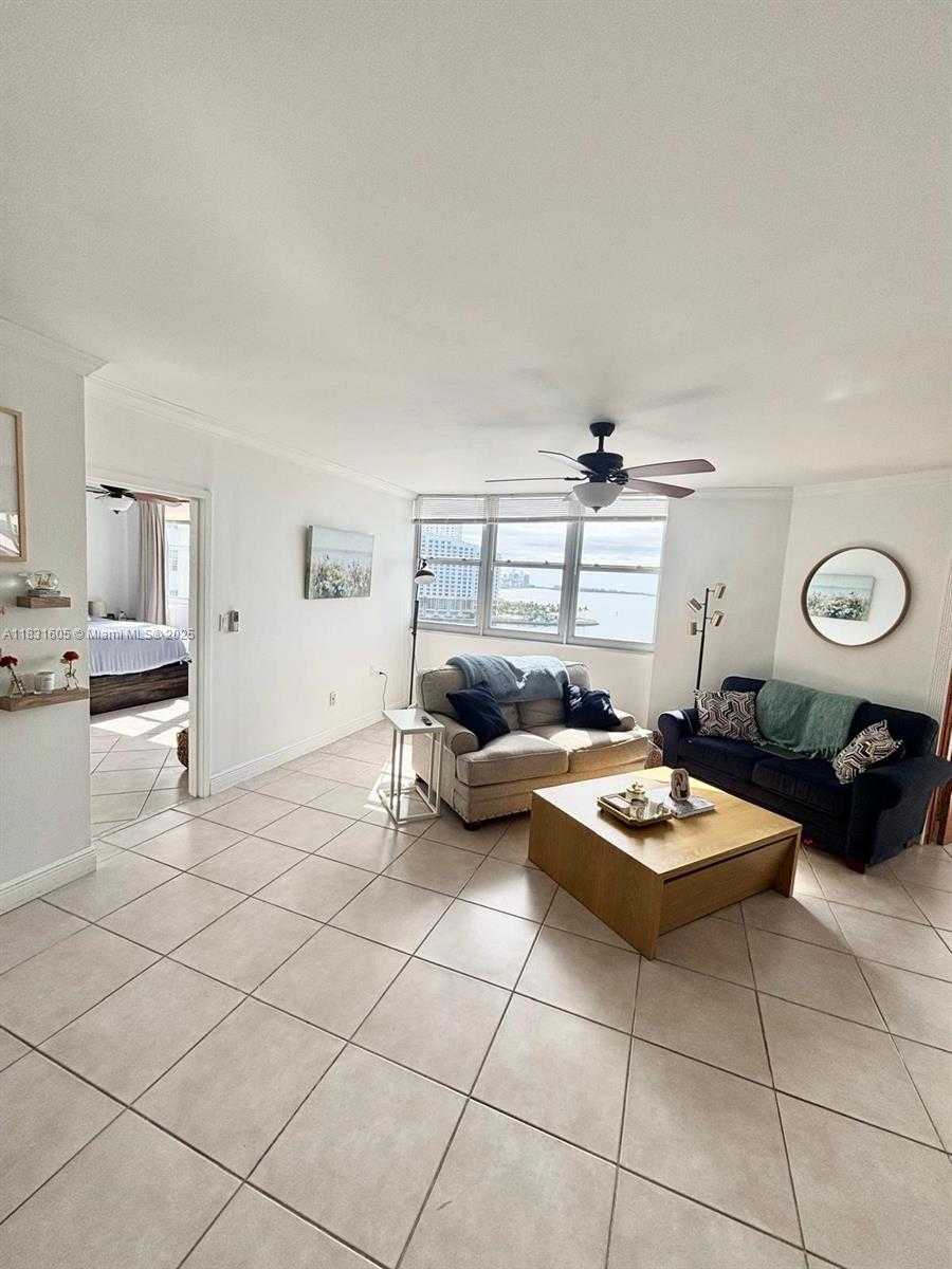 Small Image of 999 BRICKELL BAY DR #1002, Miami Number 4