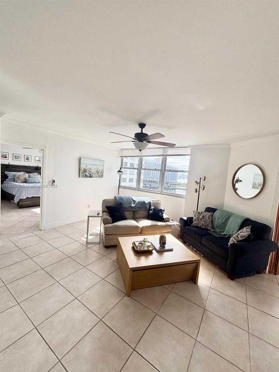 Small Image of 999 BRICKELL BAY DR #1002, Miami Number 40