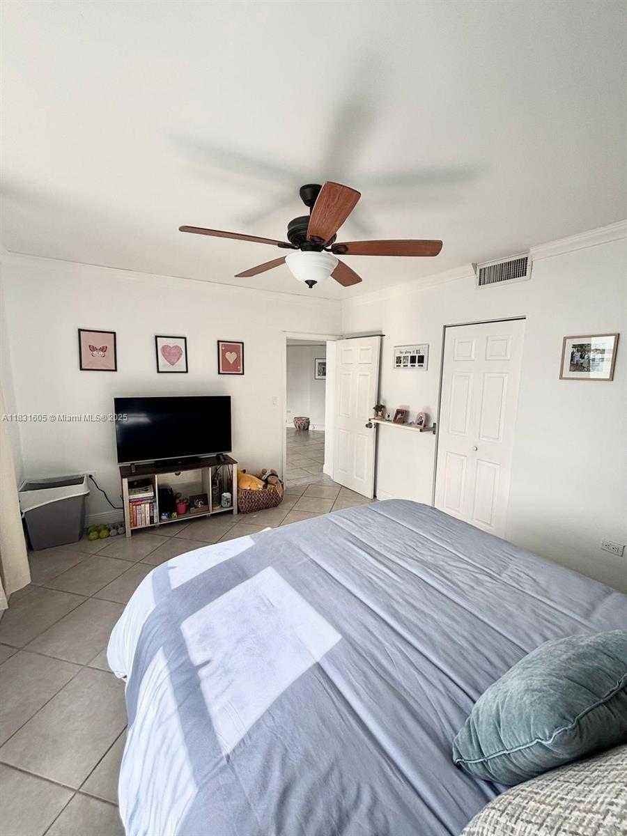 Small Image of 999 BRICKELL BAY DR #1002, Miami Number 42