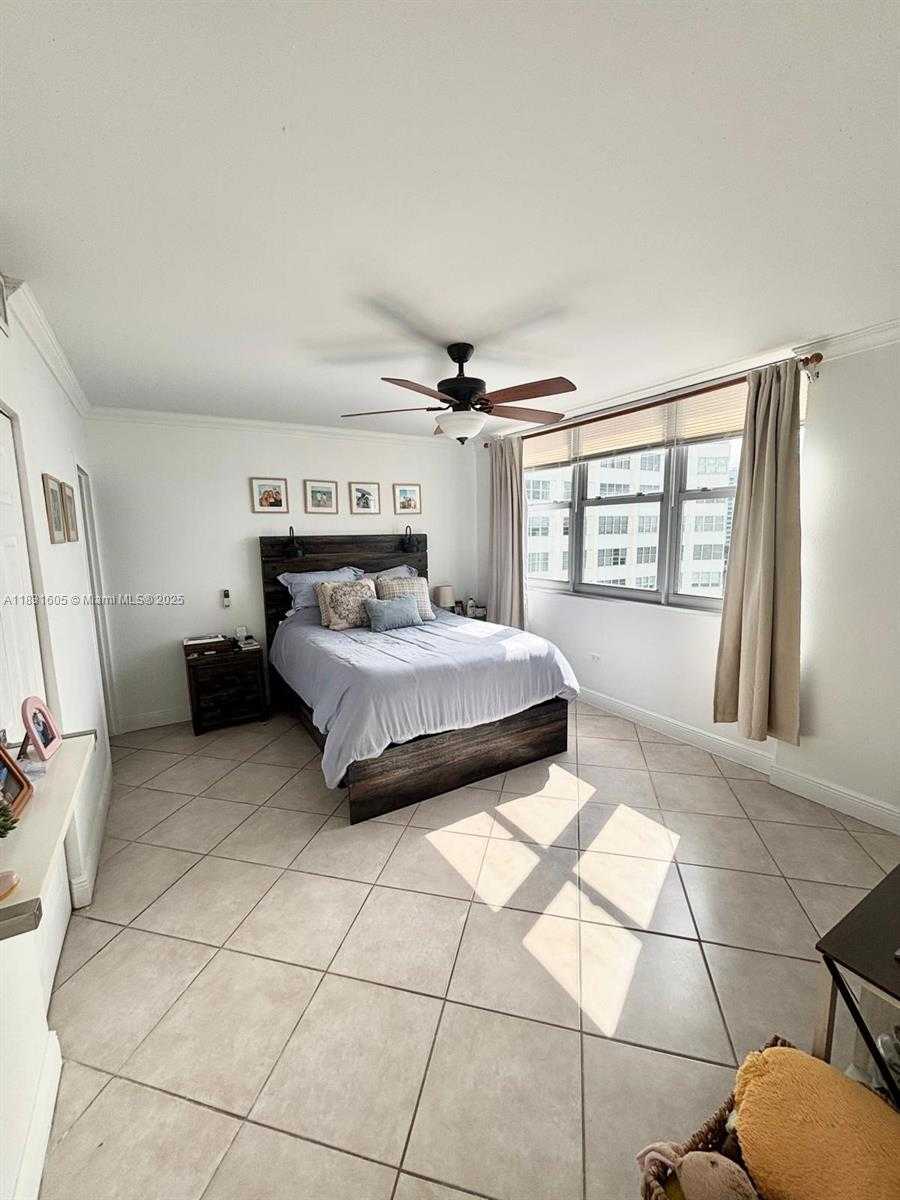 Small Image of 999 BRICKELL BAY DR #1002, Miami Number 43