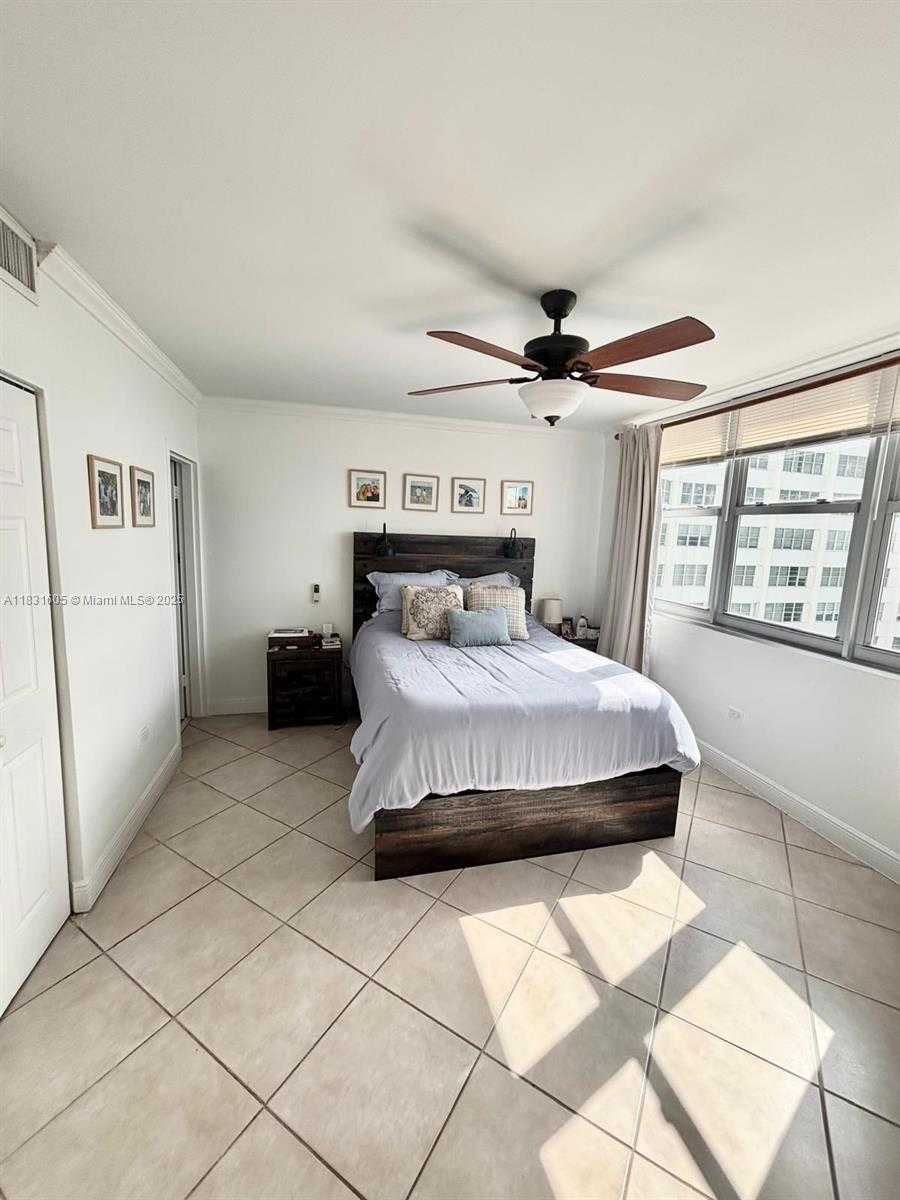 Small Image of 999 BRICKELL BAY DR #1002, Miami Number 44