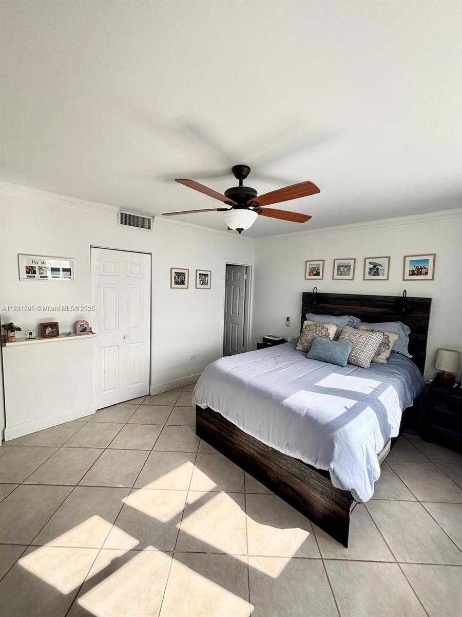 Small Image of 999 BRICKELL BAY DR #1002, Miami Number 47