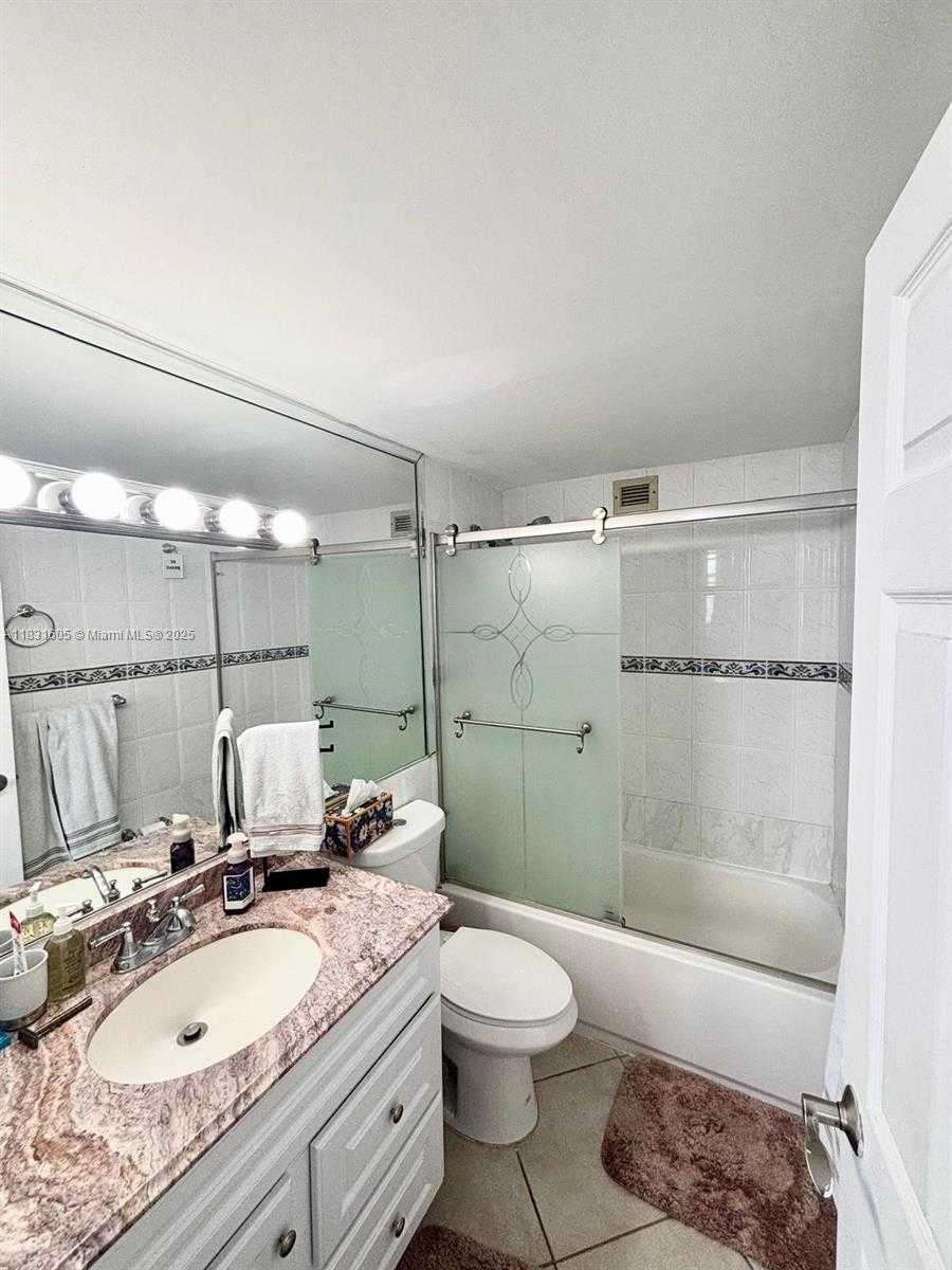 Small Image of 999 BRICKELL BAY DR #1002, Miami Number 49
