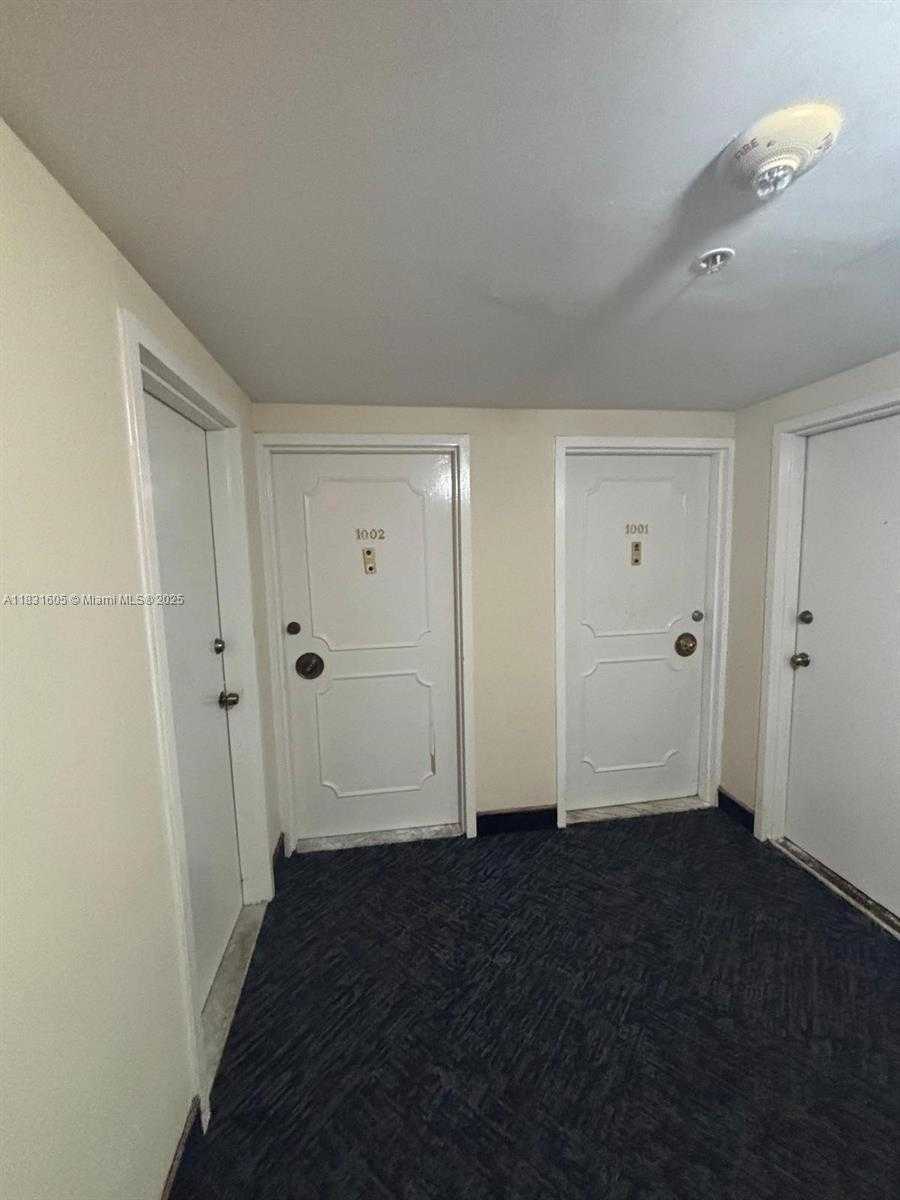 Small Image of 999 BRICKELL BAY DR #1002, Miami Number 7