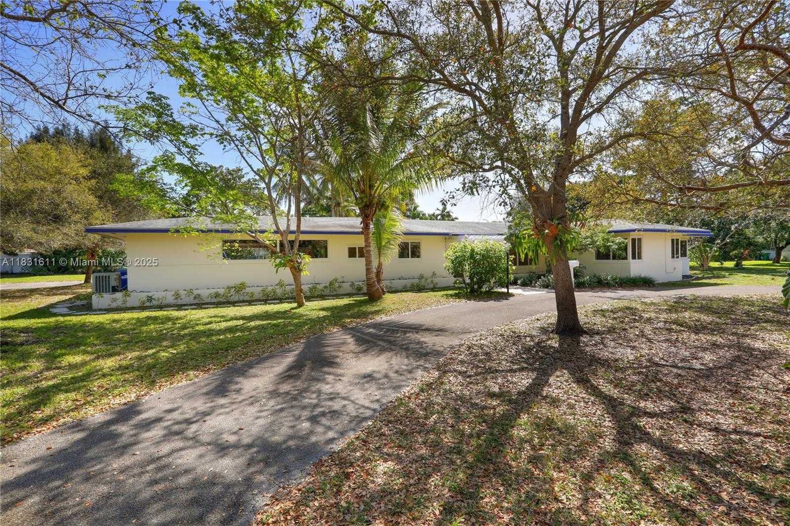 Small Image of 12501 MOSS RANCH RD, Pinecrest Number 14