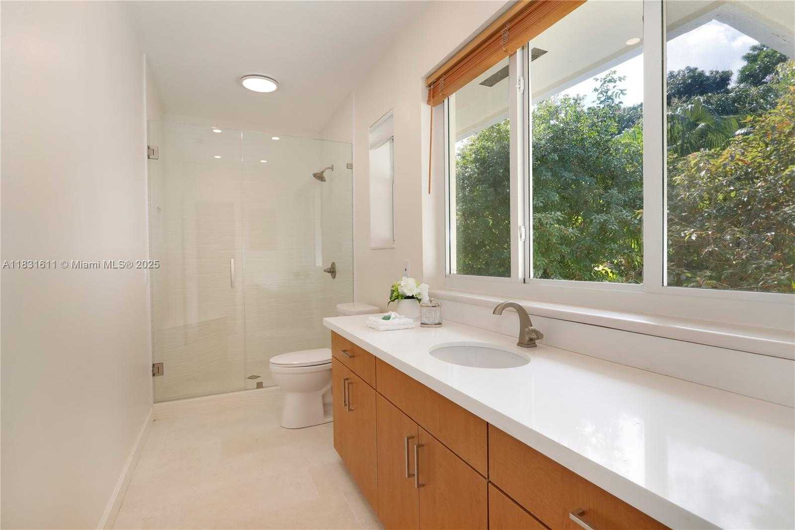 Small Image of 12501 MOSS RANCH RD, Pinecrest Number 2
