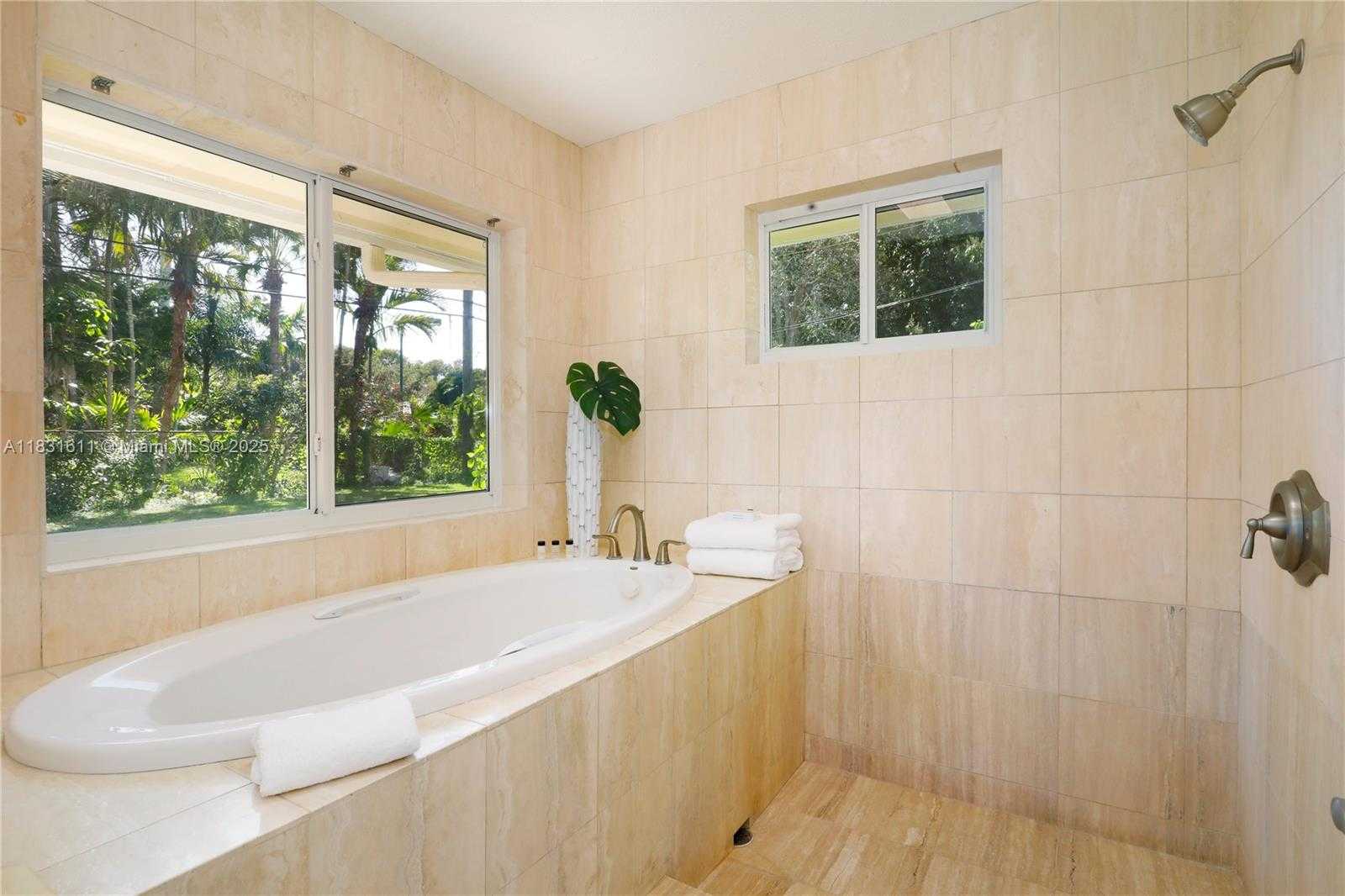 Small Image of 12501 MOSS RANCH RD, Pinecrest Number 8