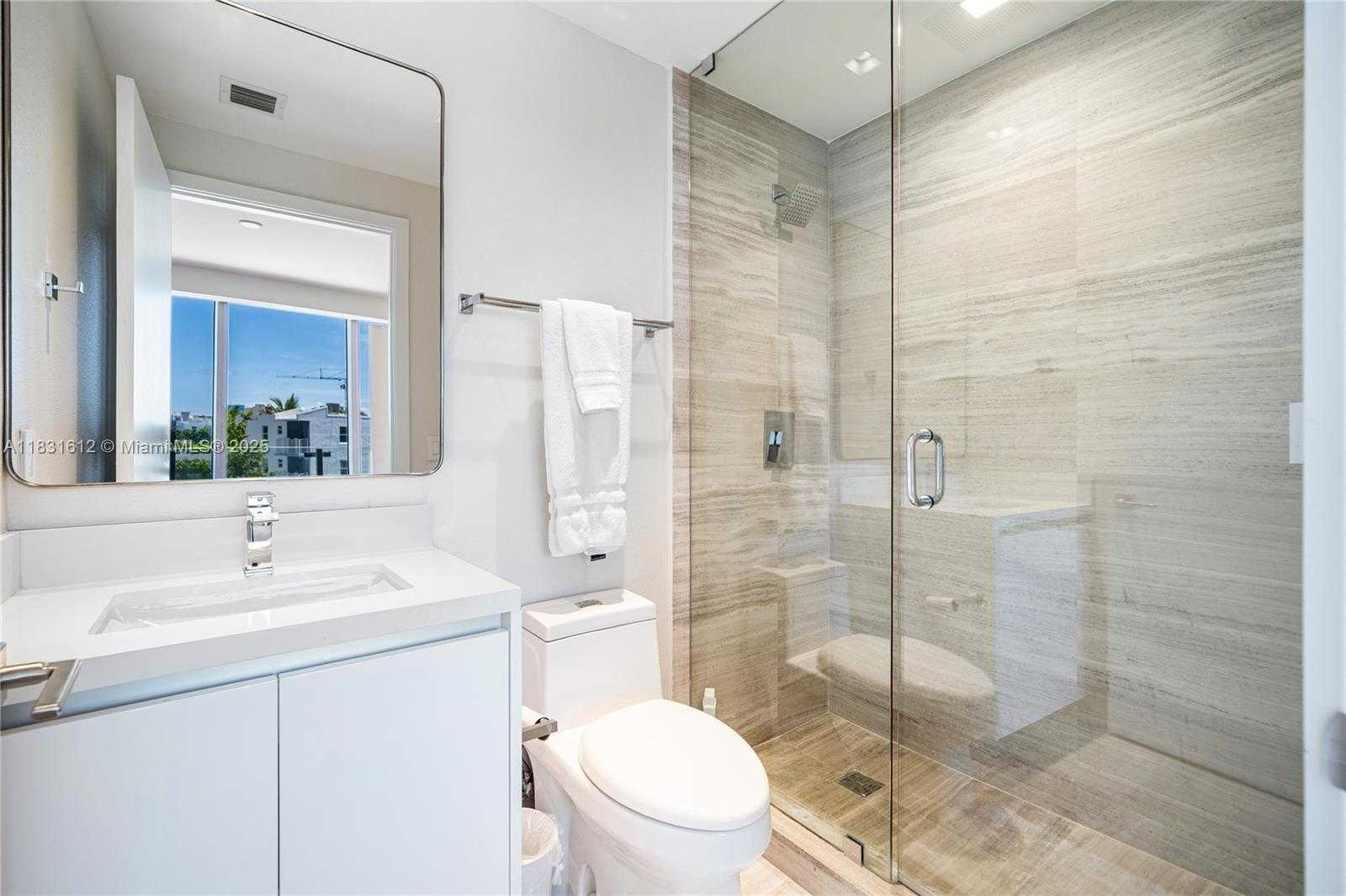 Small Image of 1 COLLINS AVE #406, Miami Beach Number 26