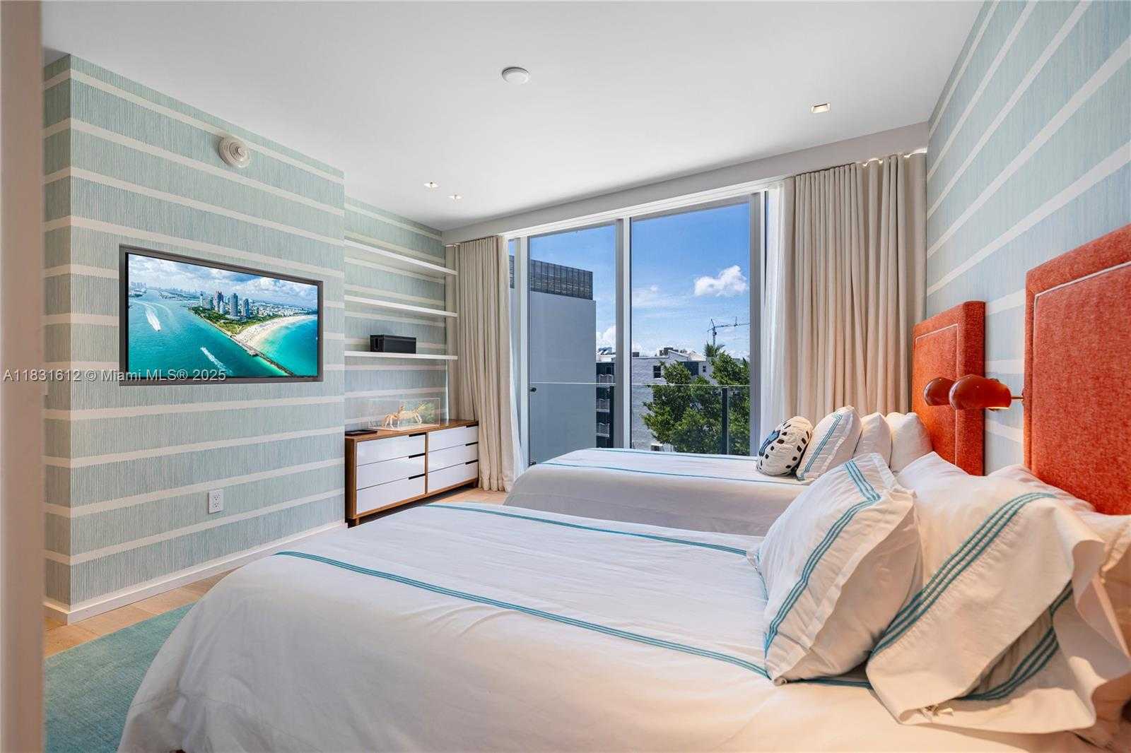 Small Image of 1 COLLINS AVE #406, Miami Beach Number 28