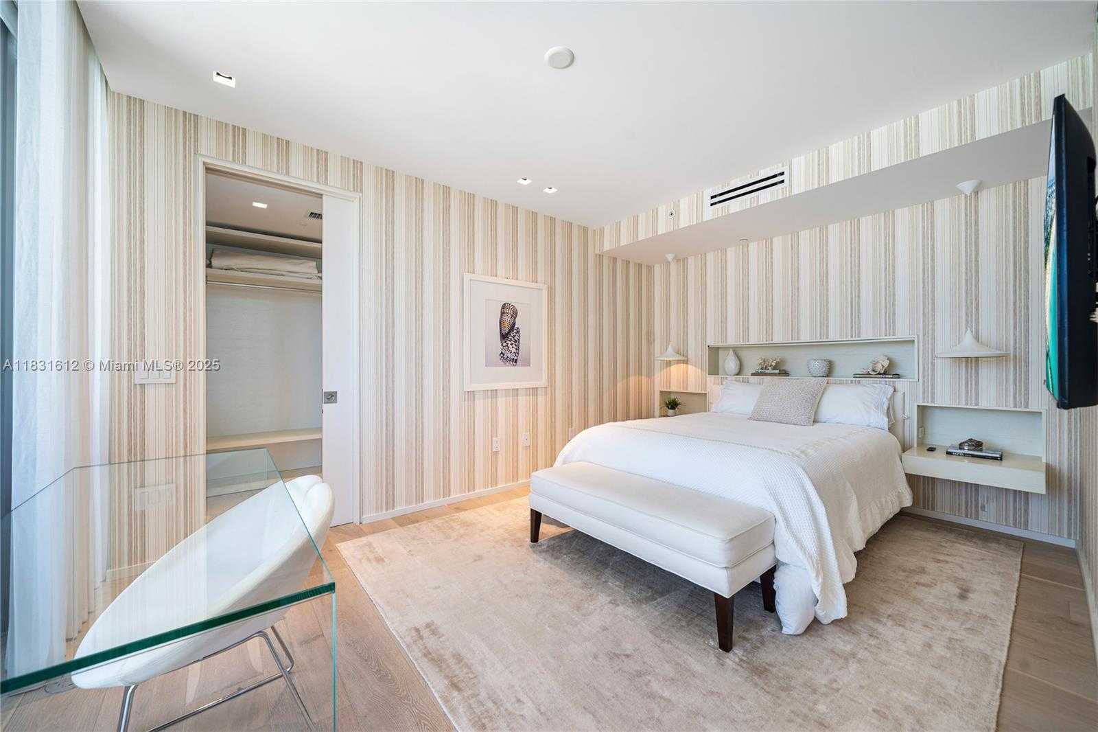 Small Image of 1 COLLINS AVE #406, Miami Beach Number 30