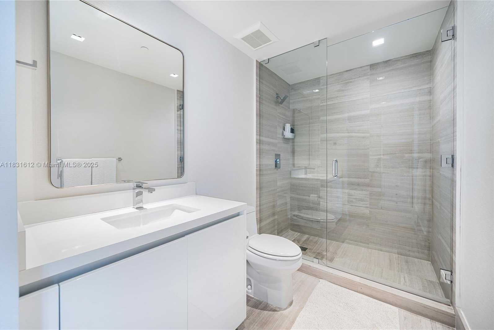 Small Image of 1 COLLINS AVE #406, Miami Beach Number 32