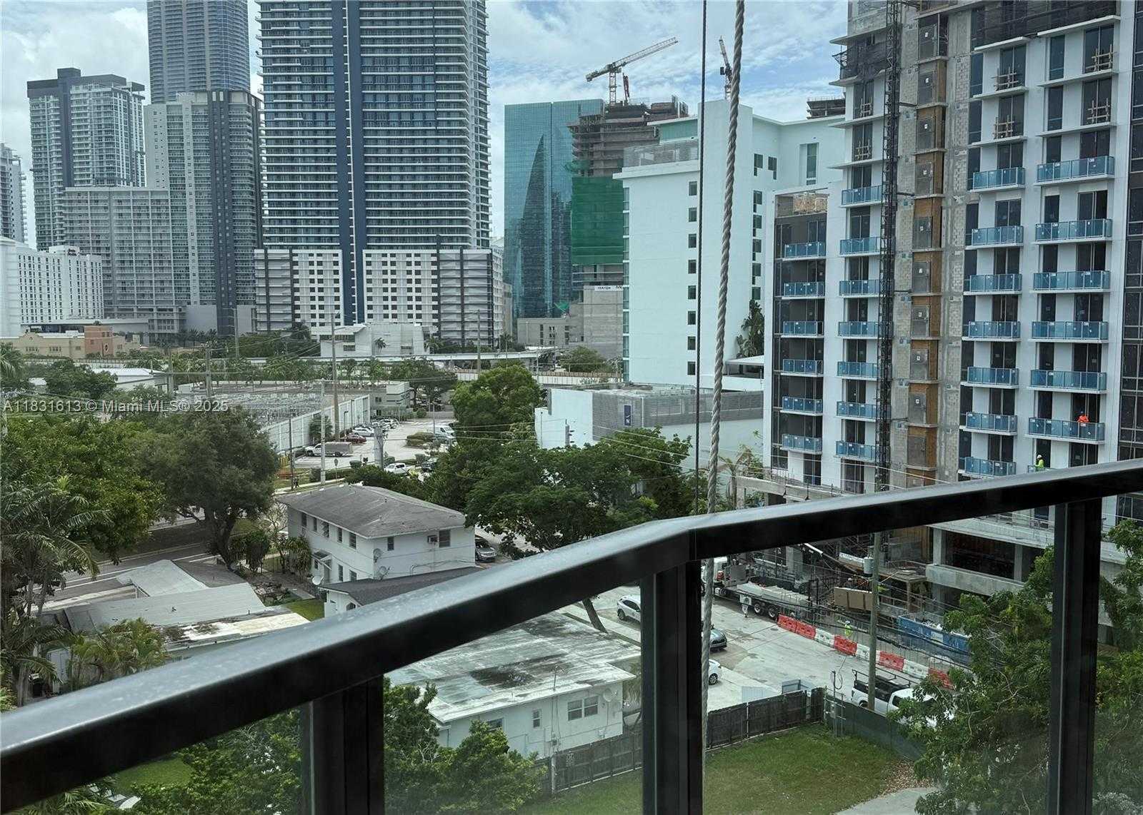 Small Image of 201 SOUTH WEST 17TH RD #810, Miami Number 3