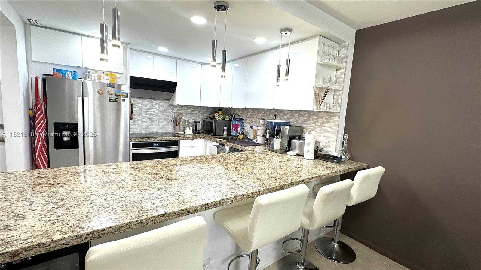 Small Image of 1801 SOUTH OCEAN DR #642, Hallandale Beach Number 3