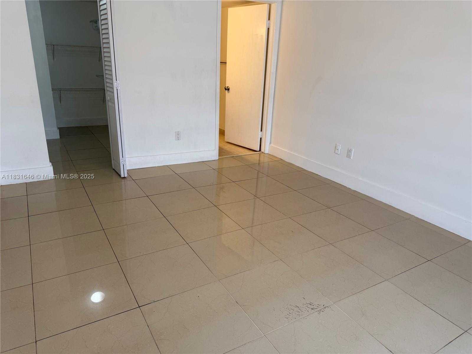 Small Image of 18216 MEDITERRANEAN BLVD #2-19, Hialeah Number 28