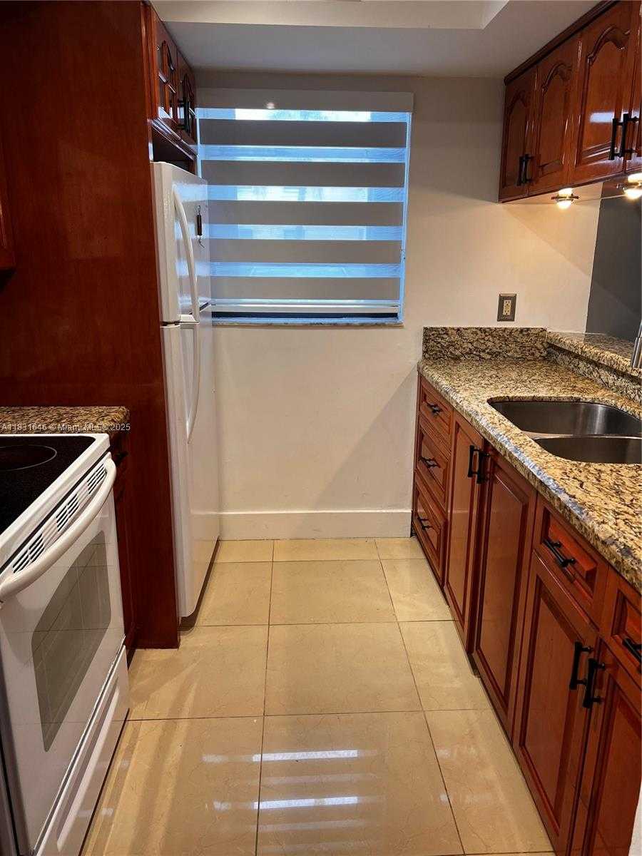 Small Image of 18216 MEDITERRANEAN BLVD #2-19, Hialeah Number 9