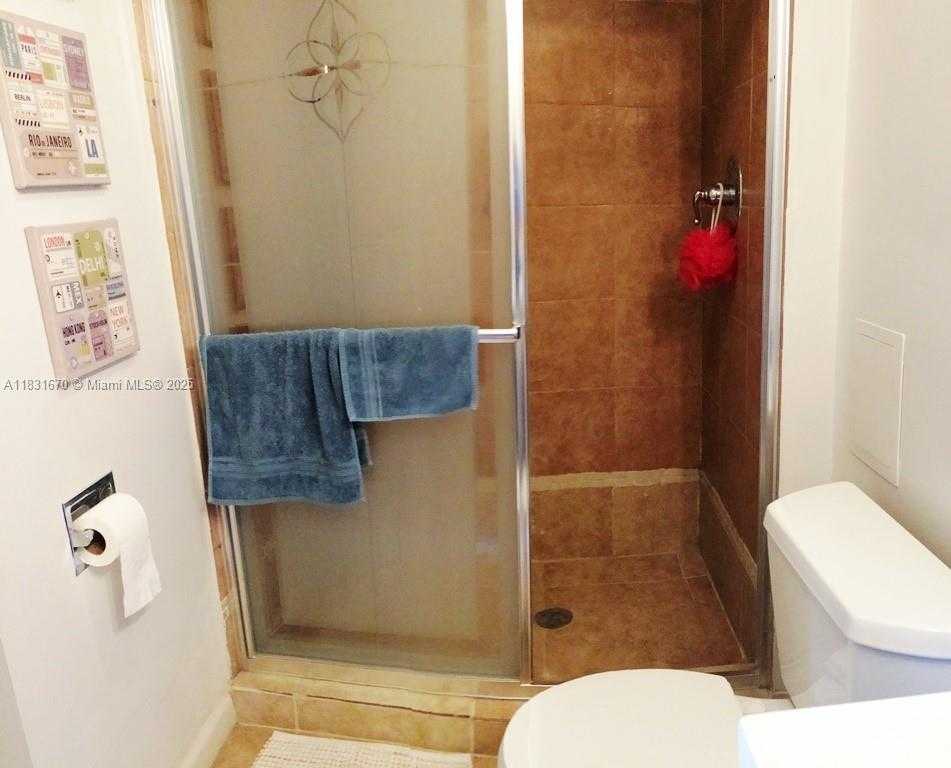 Small Image of 3475 NORTH COUNTRY CLUB DR #507, Aventura Number 10