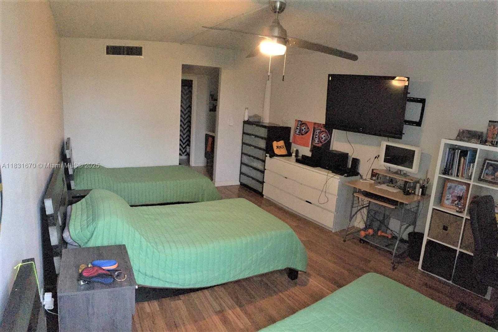 Small Image of 3475 NORTH COUNTRY CLUB DR #507, Aventura Number 11