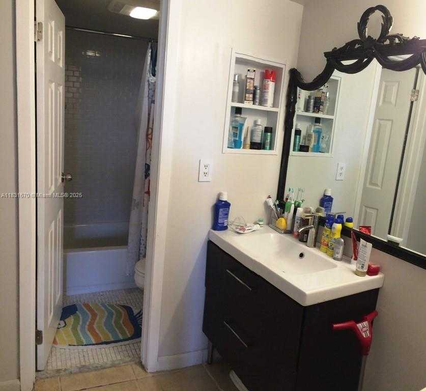 Small Image of 3475 NORTH COUNTRY CLUB DR #507, Aventura Number 13