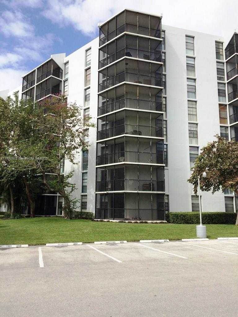 Small Image of 3475 NORTH COUNTRY CLUB DR #507, Aventura Number 14