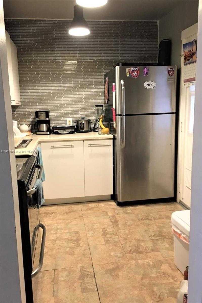 Small Image of 3475 NORTH COUNTRY CLUB DR #507, Aventura Number 16