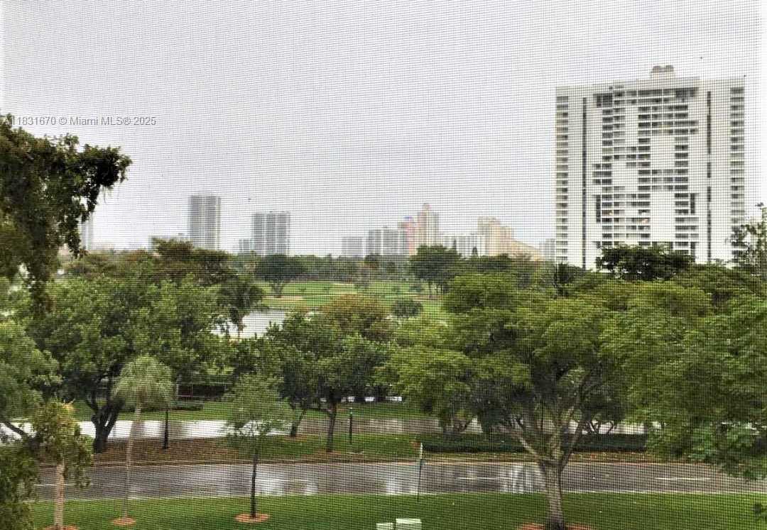 Small Image of 3475 NORTH COUNTRY CLUB DR #507, Aventura Number 17