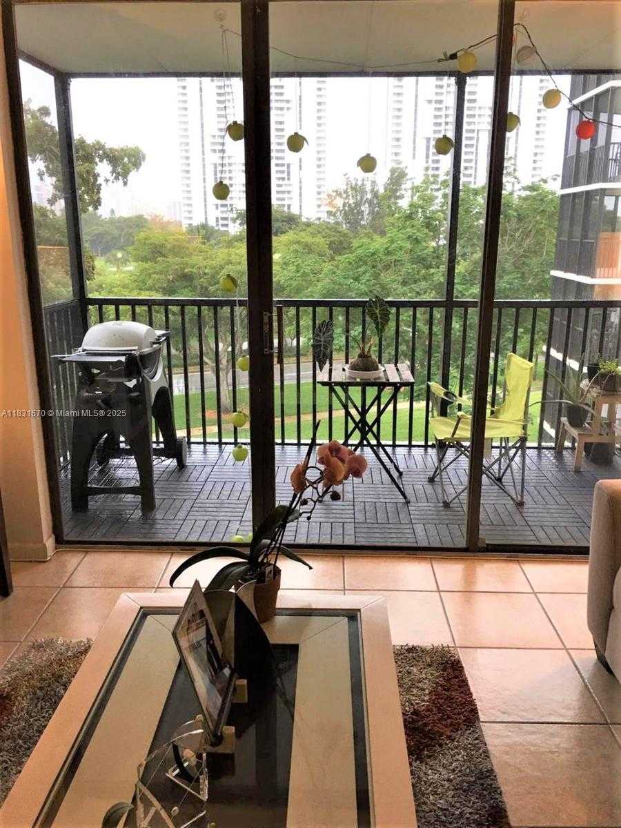 Small Image of 3475 NORTH COUNTRY CLUB DR #507, Aventura Number 18