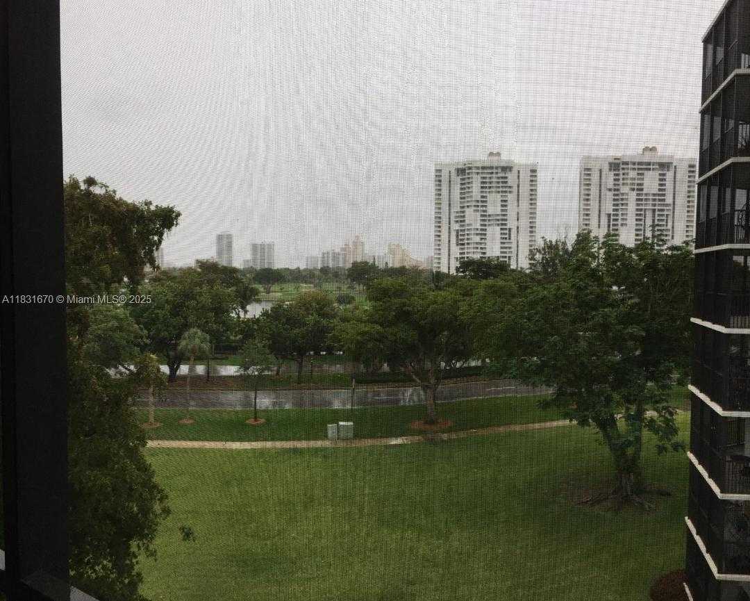 Small Image of 3475 NORTH COUNTRY CLUB DR #507, Aventura Number 19
