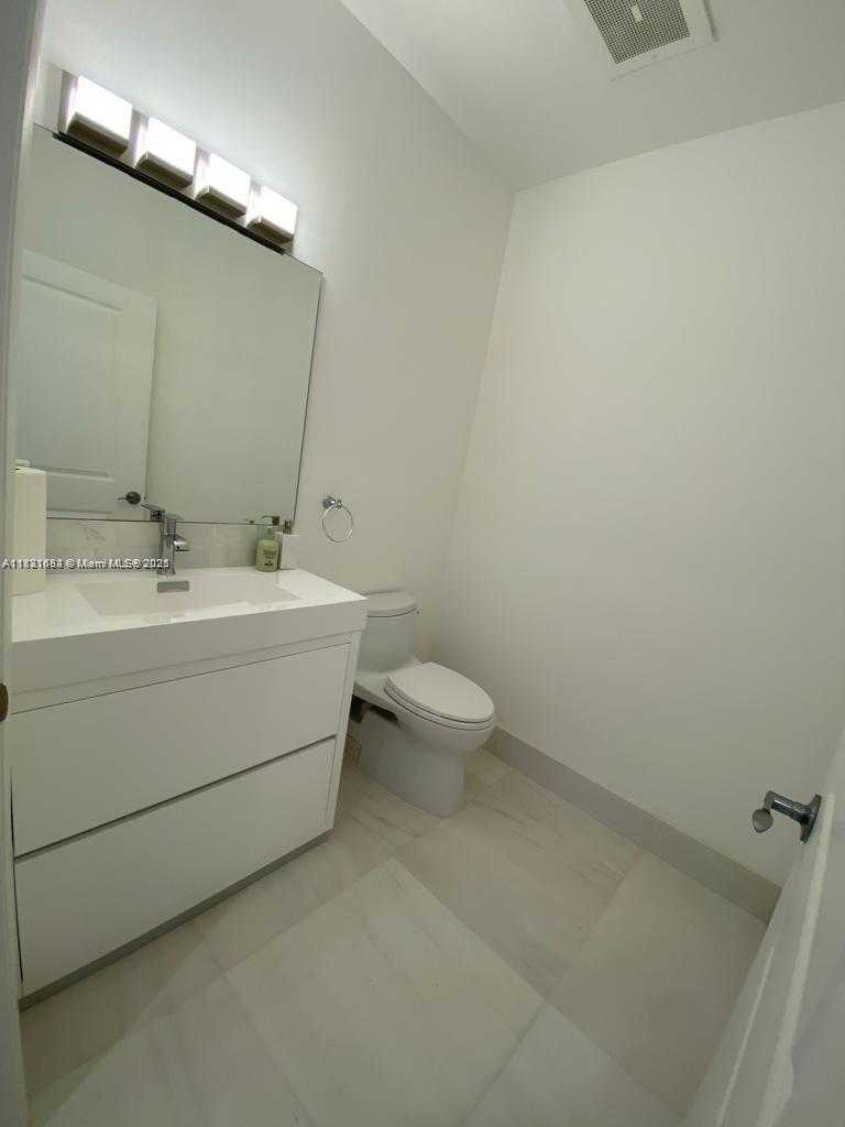 Small Image of 1945 SOUTH OCEAN DR #211, Hallandale Beach Number 23