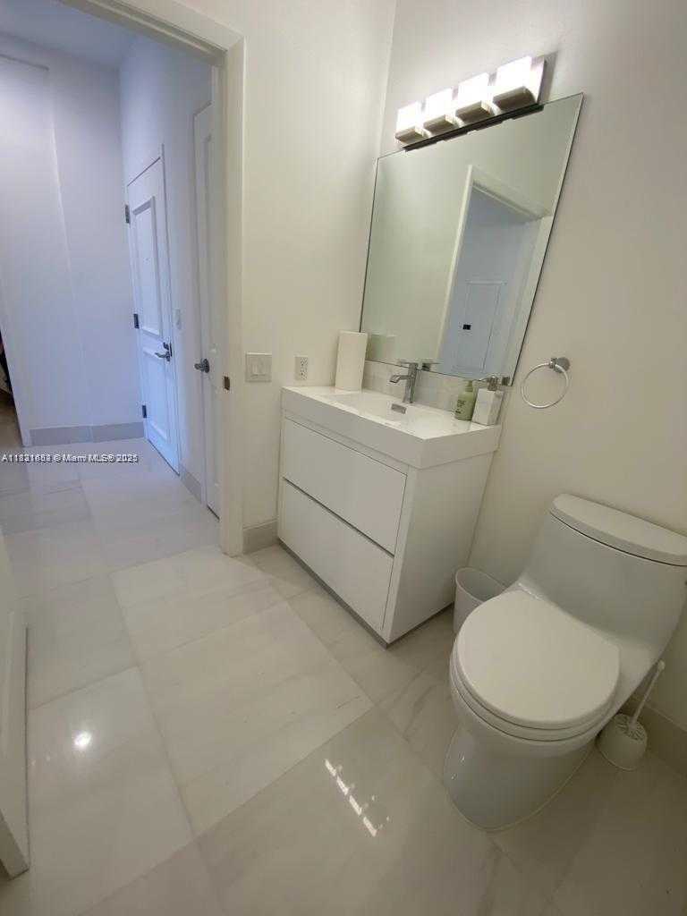 Small Image of 1945 SOUTH OCEAN DR #211, Hallandale Beach Number 24