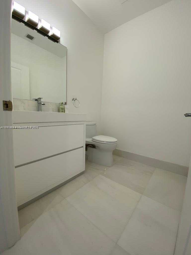Small Image of 1945 SOUTH OCEAN DR #211, Hallandale Beach Number 25