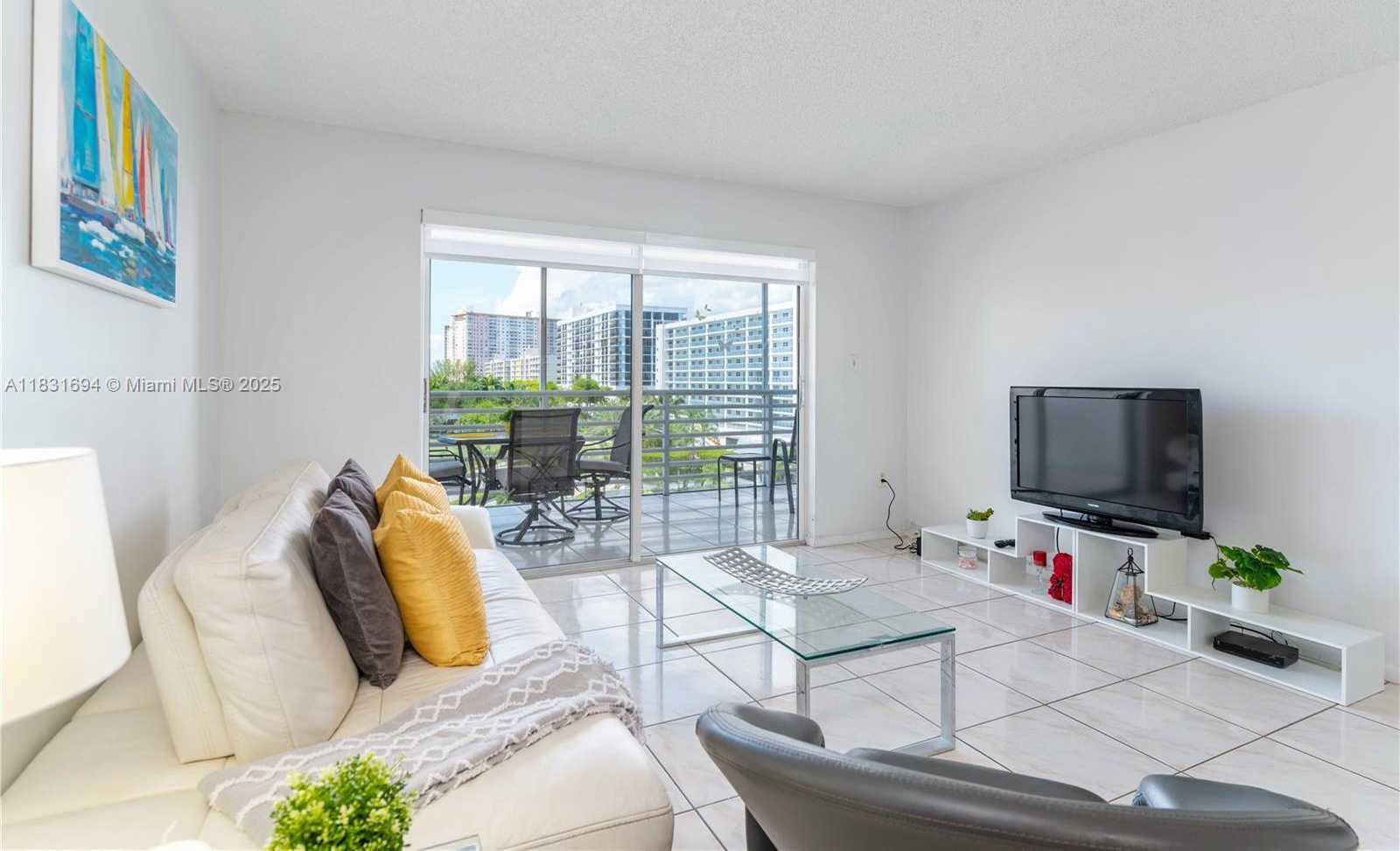 Small Image of 17801 NORTH BAY RD #607, Sunny Isles Beach Number 4