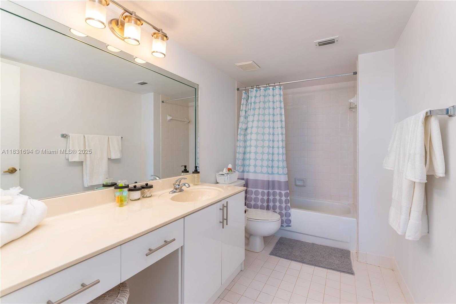 Small Image of 17801 NORTH BAY RD #607, Sunny Isles Beach Number 8