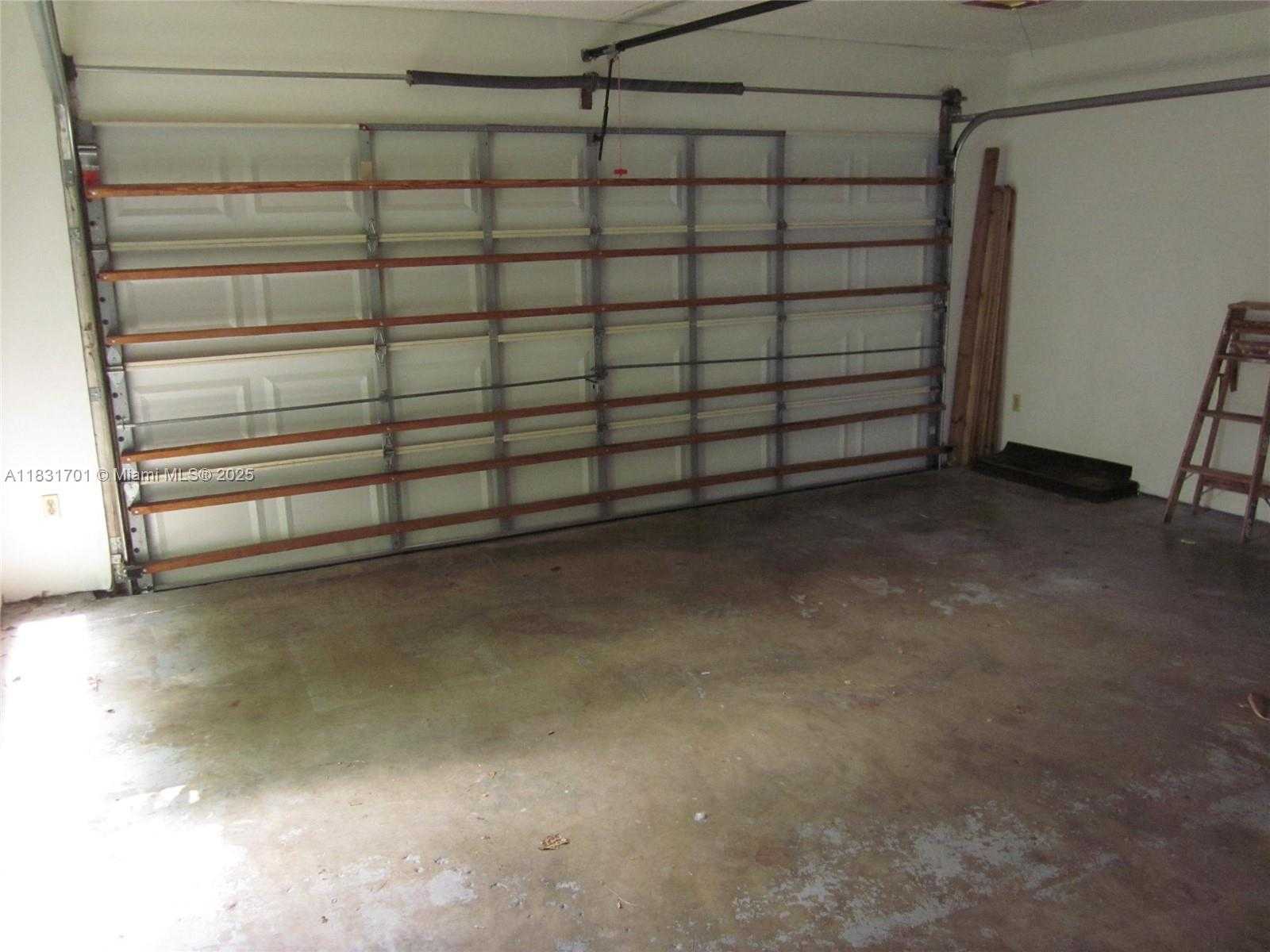 Small Image of 13331 SOUTH WEST 102 ST, Miami Number 11